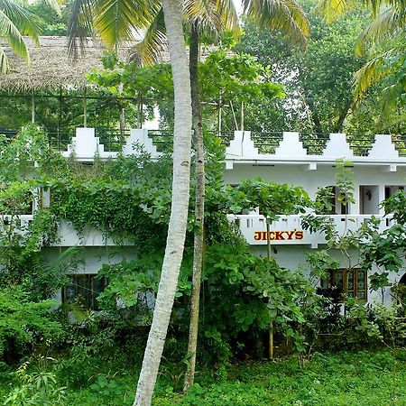 Jickys Nest Hotel Varkala Phòng bức ảnh