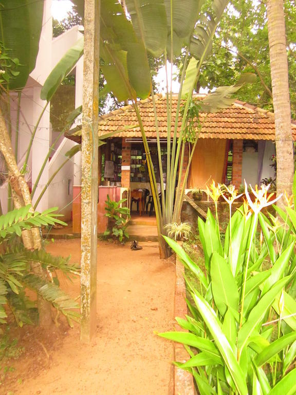 Jickys Nest Hotel Varkala Ngoại thất bức ảnh